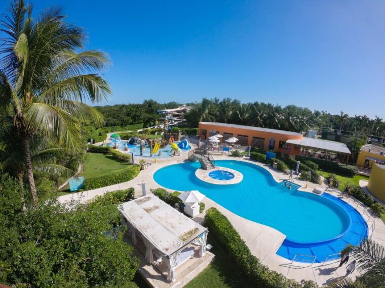 cozumel-playa-mia-beach-acuatic-park-day-pass