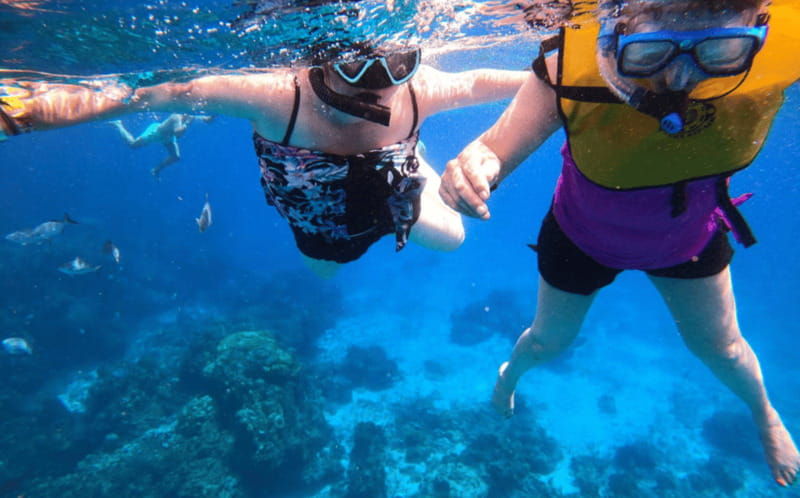 cozumel-tour-to-the-sky-palancar-and-colombia-by-traditional-speedboat
