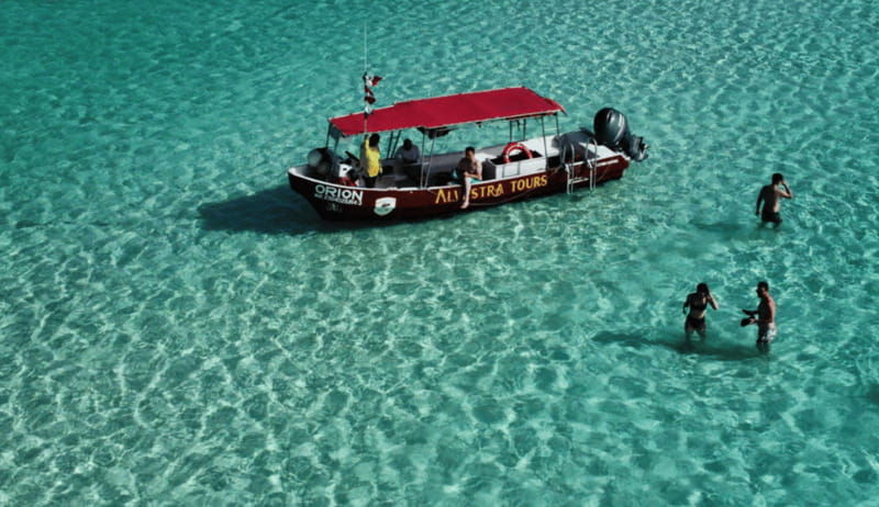 cozumel-tour-to-the-sky-palancar-and-colombia-by-traditional-speedboat