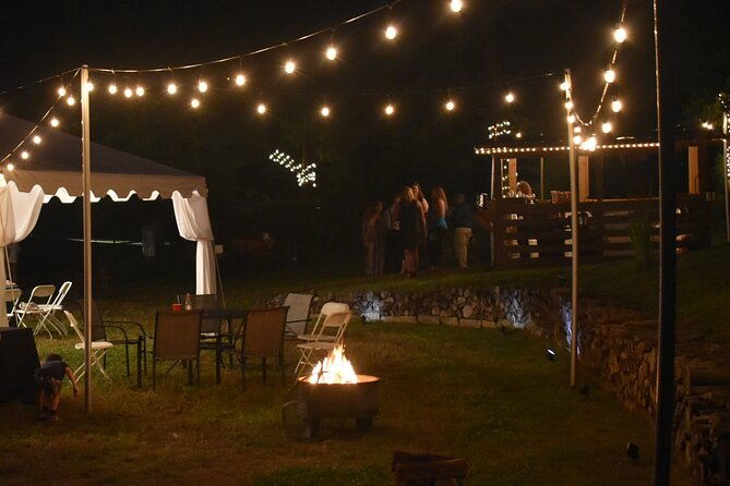 cozy-farm-experience-with-wagon-wheels-and-acoustic-meal