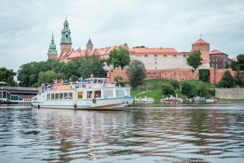 cracow-private-evening-boat-tour