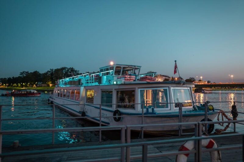 cracow-private-evening-boat-tour