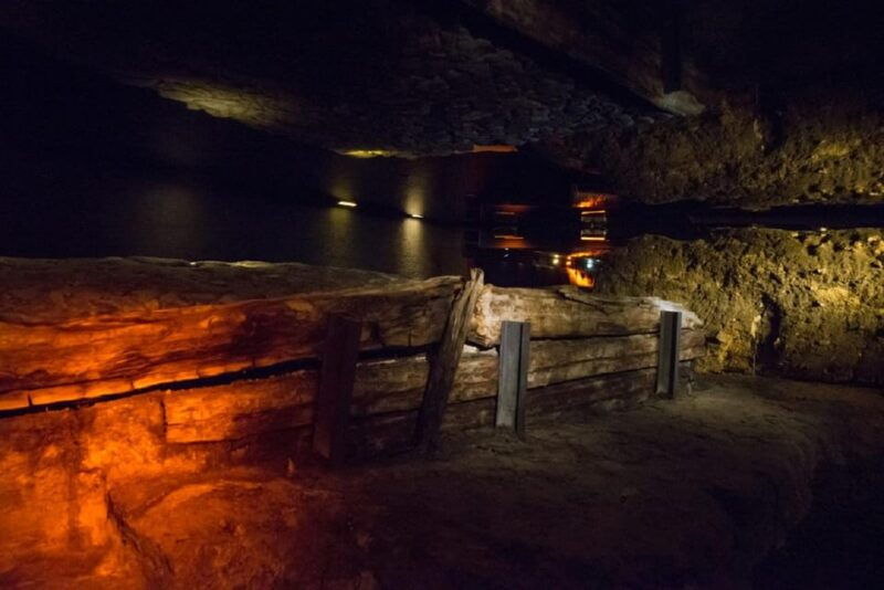 cracow-rynek-underground-wawel-castle-cathedral-tour