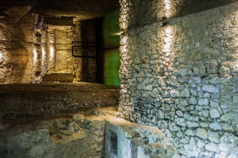 cracow-wawel-castle-cathedral-rynek-underground-lunch