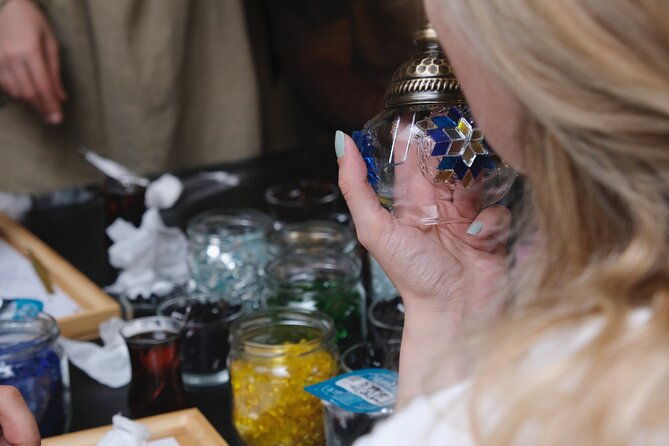 craft-and-shine-create-a-mosaic-lamp-in-istanbul-grand-bazaar-2