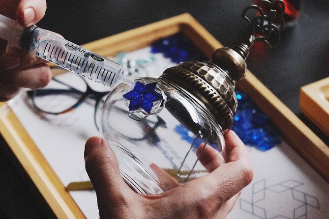 craft-and-shine-create-a-mosaic-lamp-in-istanbul-grand-bazaar