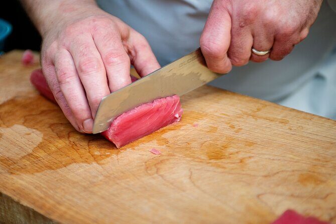 Craft Sushi and Matcha Ice Cream in Central Osaka (3-Course Meal) - Who’s This Experience Perfect For?