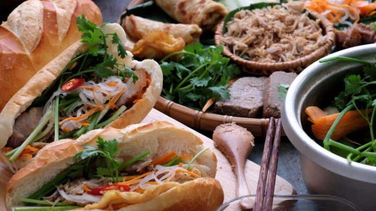 craving-in-hanoi-gastronomic-tour-with-train-street