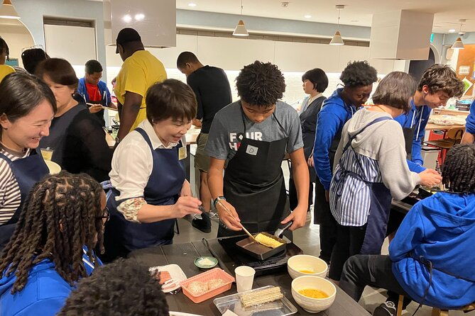 create-a-kawaii-teddy-bear-bento-in-tokyo-2