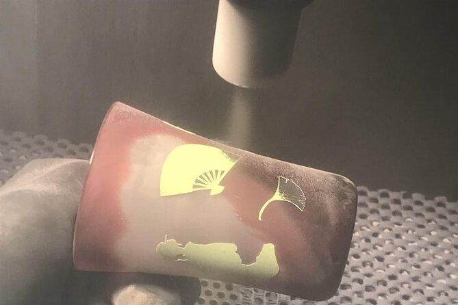 create-your-glass-artwork-with-japanese-motifs-in-tokyo