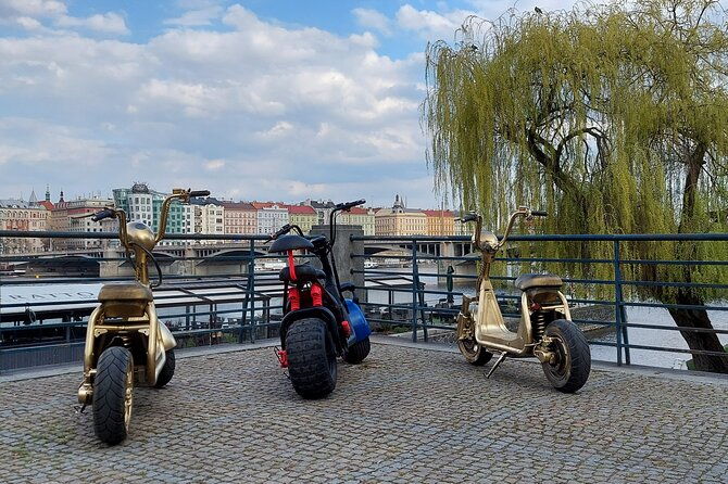 create-your-own-route-on-escooter-and-enjoy-prague-on-wheels