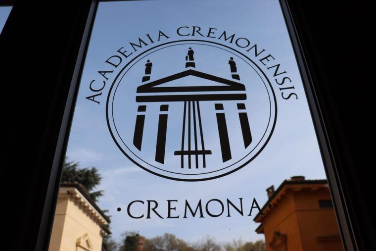 cremona-visit-the-violinmaker-school-the-secret-of-strad