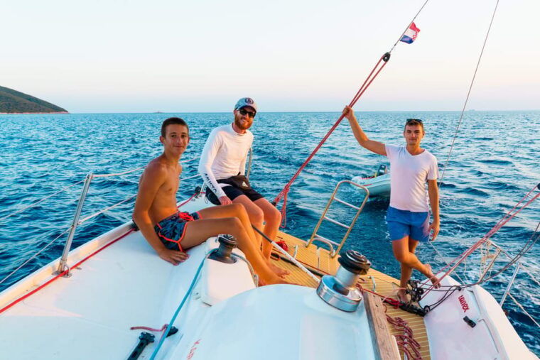 cres-sailing-experience-day-trip