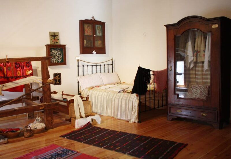 cretan-traditional-village-assites-with-food-and-drinks