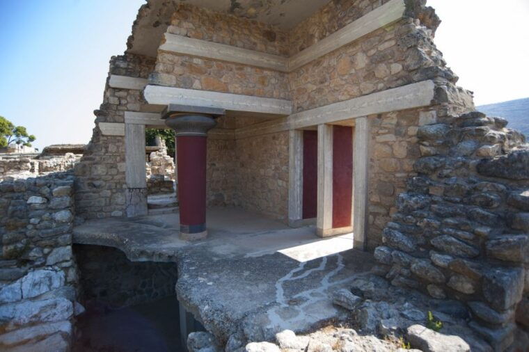 crete-knossos-palace-and-museum-skip-the-line-guided-tour