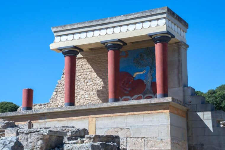 crete-knossos-palace-heraklion-guided-tour