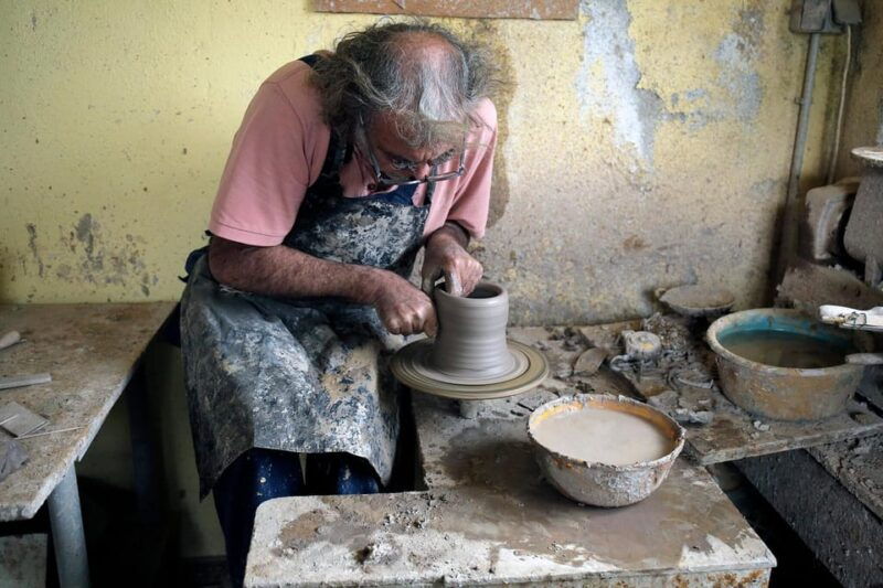crete-raku-pottery-experience-with-master-potter-in-myrsini