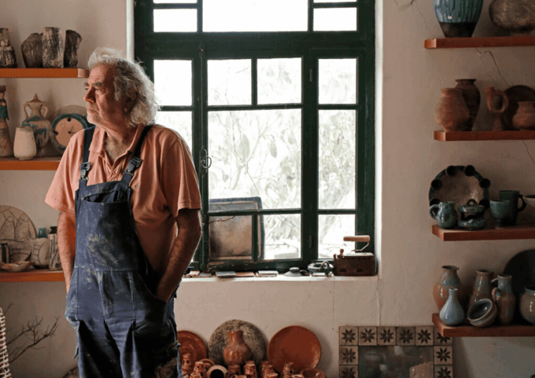 crete-raku-pottery-experience-with-master-potter-in-myrsini