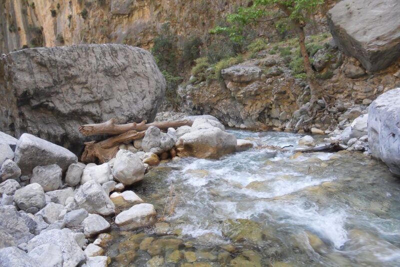 crete-samaria-gorge-hiking-with-transfer-and-expert-escort