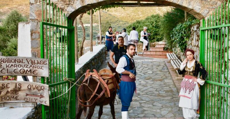 crete-traditional-cretan-night-live-show-and-dinner