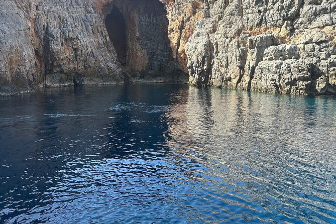 crete-yacht-cruises-6-hours-private-guided-cruise-in-ag-nikolaos-2