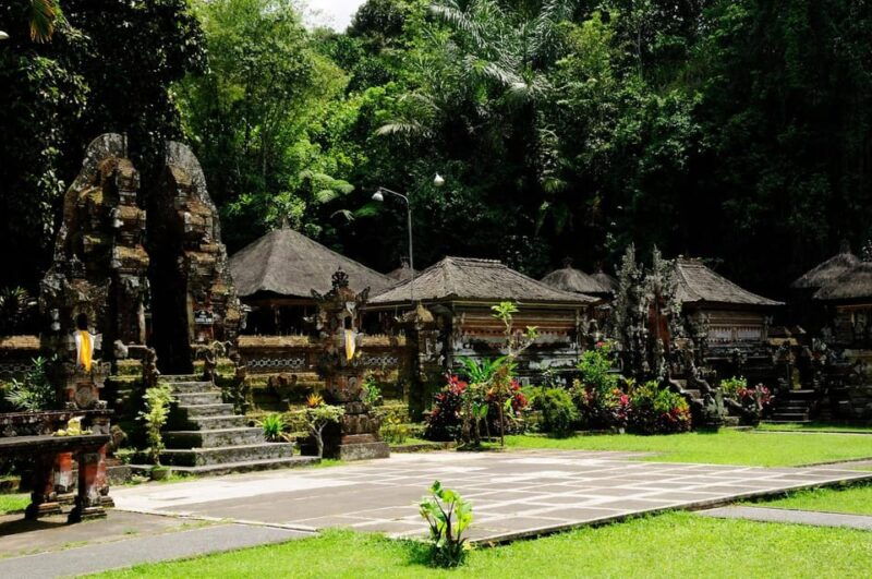 cretya-ubud-infinity-poolhidden-waterfall-temple-lunch