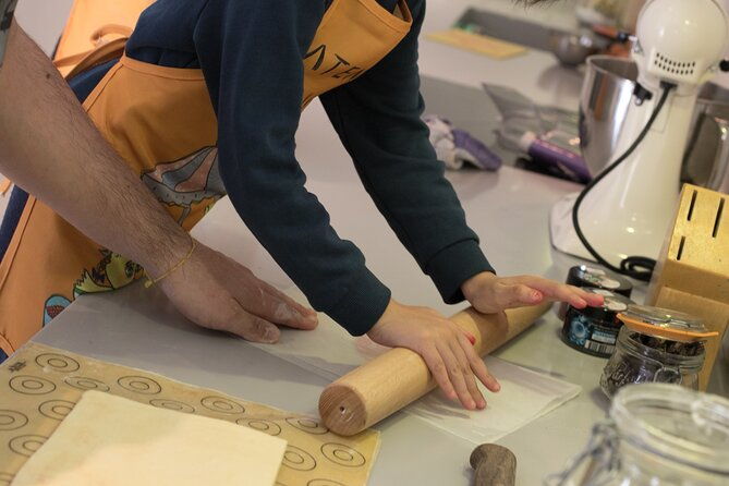 croissants-baking-class-near-eiffel-tower