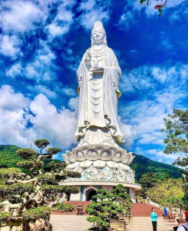cross-hai-van-pass-and-soak-in-hues-beauty