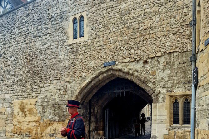 crown-jewels-royal-secrets-scandals-and-tower-of-london-tour