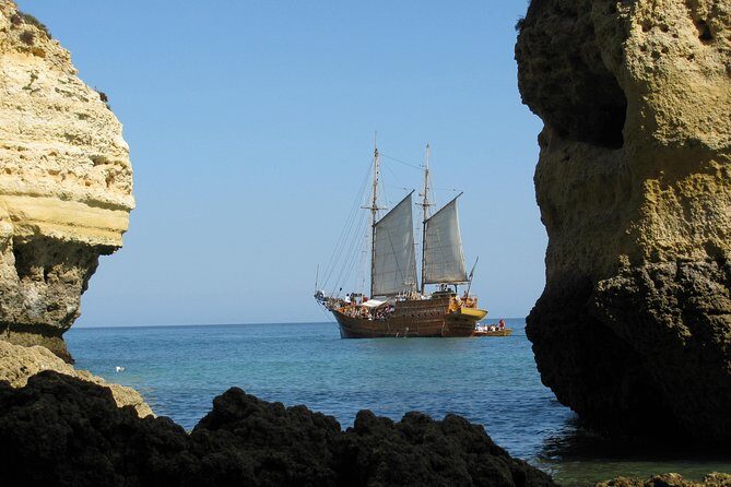 Cruise 2, Benagil - Morning - Caves 11:30H - 14:00H - First Impressions and What to Expect