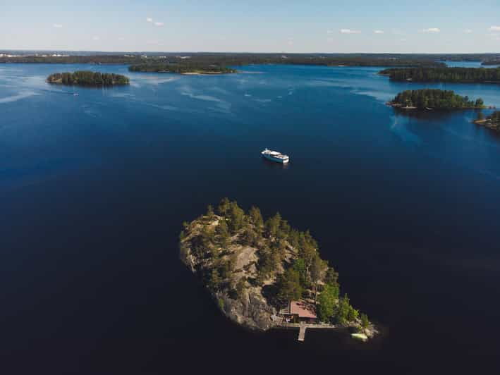 cruise-around-savonlinna-archipelago