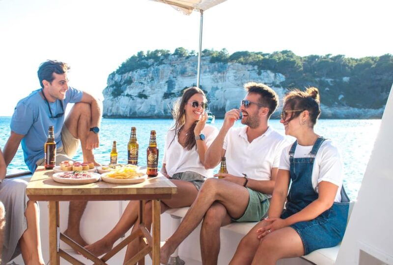 cruise-ship-passenger-for-the-beaches-of-the-south-of-menorca-snorkeling-and-sup