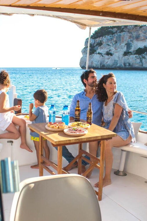 cruise-ship-passenger-for-the-beaches-of-the-south-of-menorca-snorkeling-and-sup