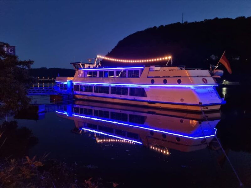 cruise-to-the-fireworks-of-winninger-vinefestival