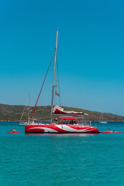cruising-on-a-sailing-maxi-catamaran
