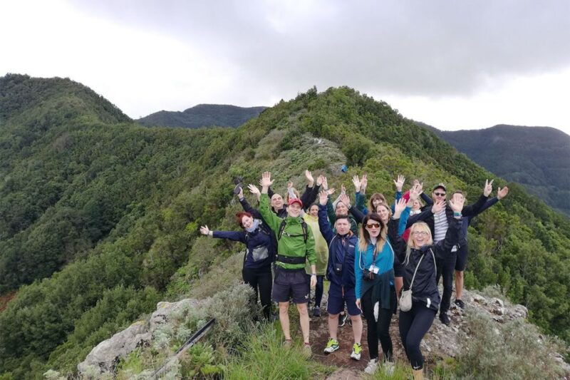 cruz-del-carmen-hiking-in-anaga-with-local-food-products