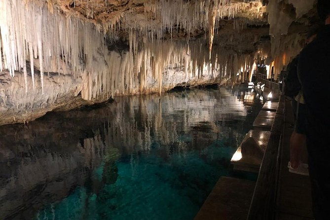 crystal-caves-and-bermuda-underwater-exploration-institute-admission