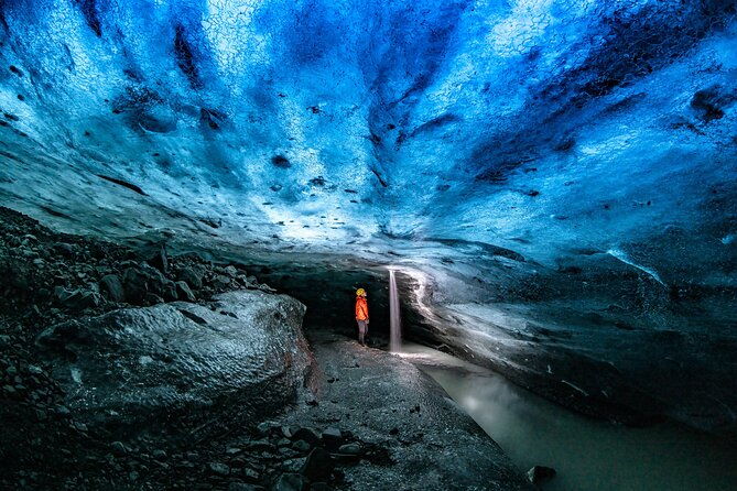 crystal-ice-cave-tour-from-jokulsarlon-glacier-lagoon