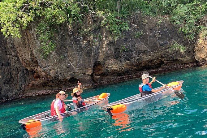 crystal-kayaking-in-st-vincent-siteseeing-with-cass