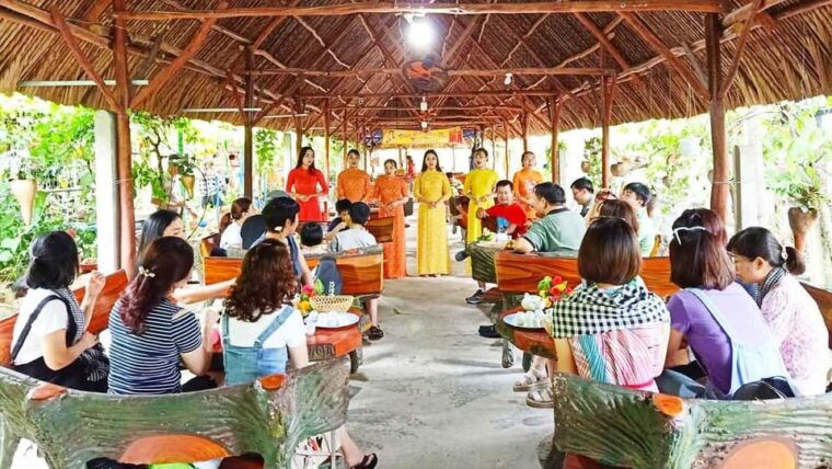 cu-chi-tunnels-and-mekong-delta-day-trip