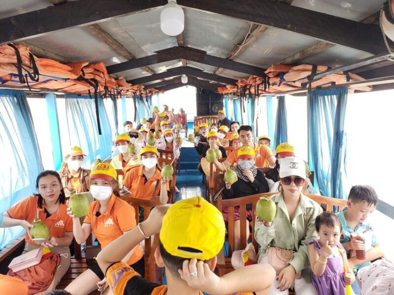 cu-chi-tunnels-mekong-delta-tour-in-one-day