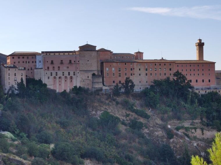 cuenca-nighttime-highlights-walking-tour-in-spanish