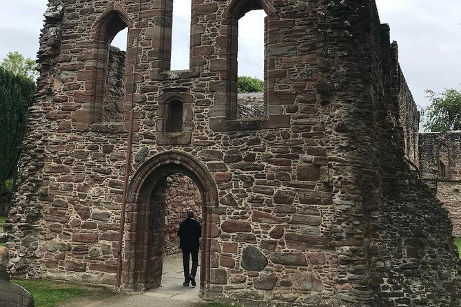 culloden-battlefield-clava-cairns-and-loch-ness-urquhart-castle