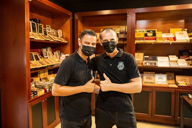 cultural-and-shopping-tour-at-taino-gifts-concept-store