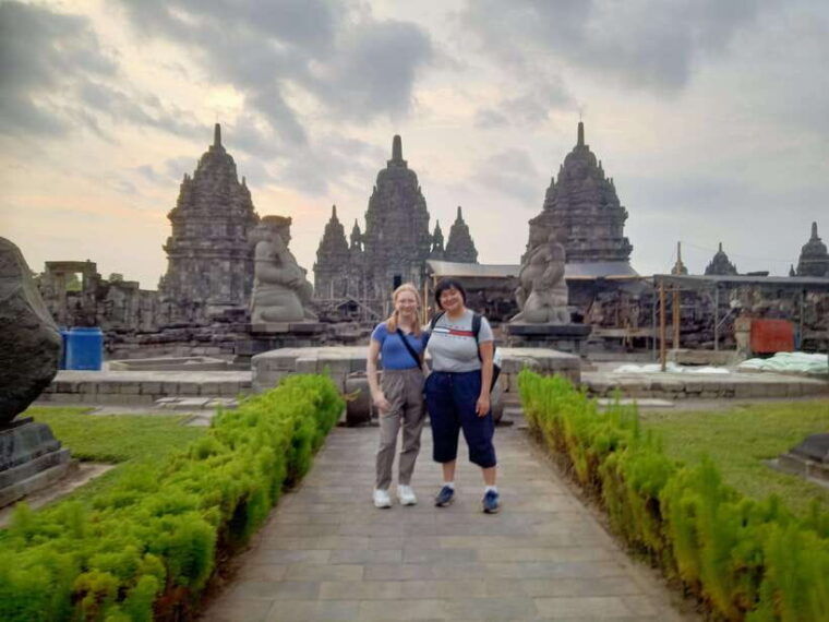 culture-tour-of-sultan-palacewater-castleijo-temple-sunset