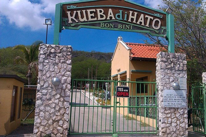 curacao-beach-and-hato-caves-tour