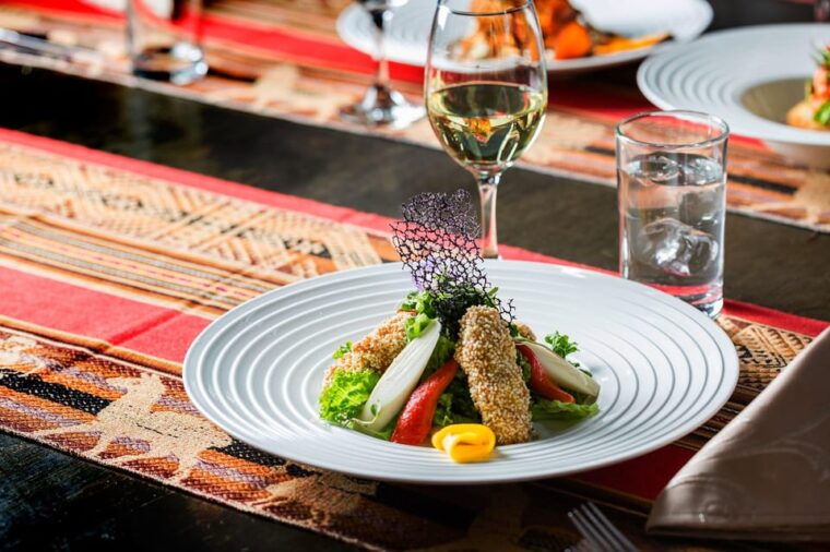 cusco-andean-folk-show-with-dinner-at-tunupa-plaza-de-armas