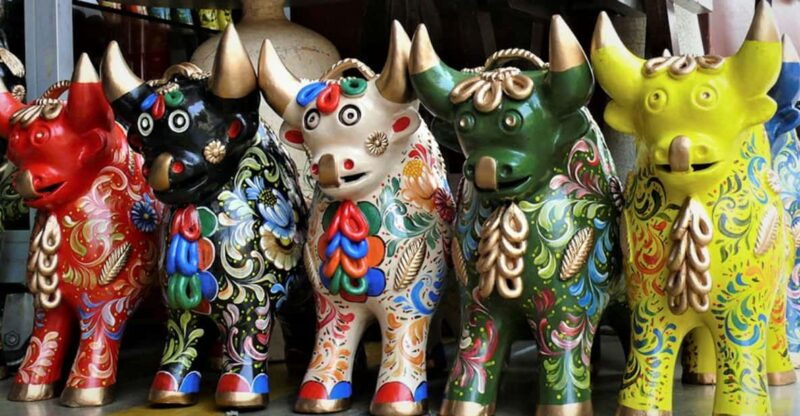 cusco-art-and-culture-workshop-paint-your-torito-de-pucara