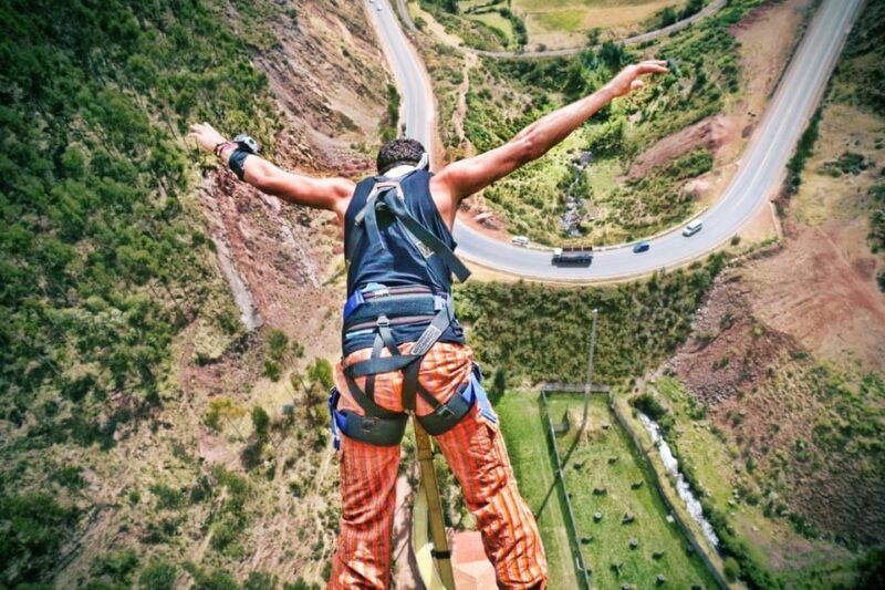 cusco-bungee-jumping-at-poroy-extreme-activity