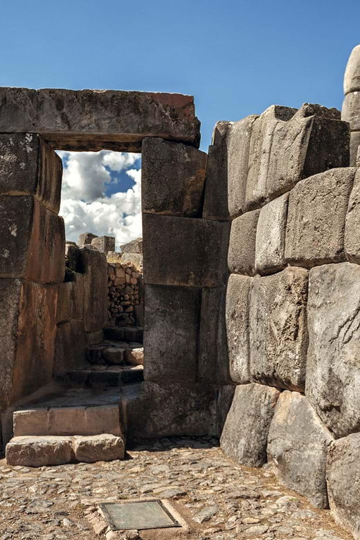 cusco-city-tour-of-4-ruins-and-sun-temple